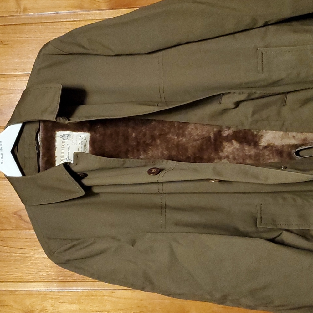 Vintage London Fog trench coat. Mens Size 42 regular.